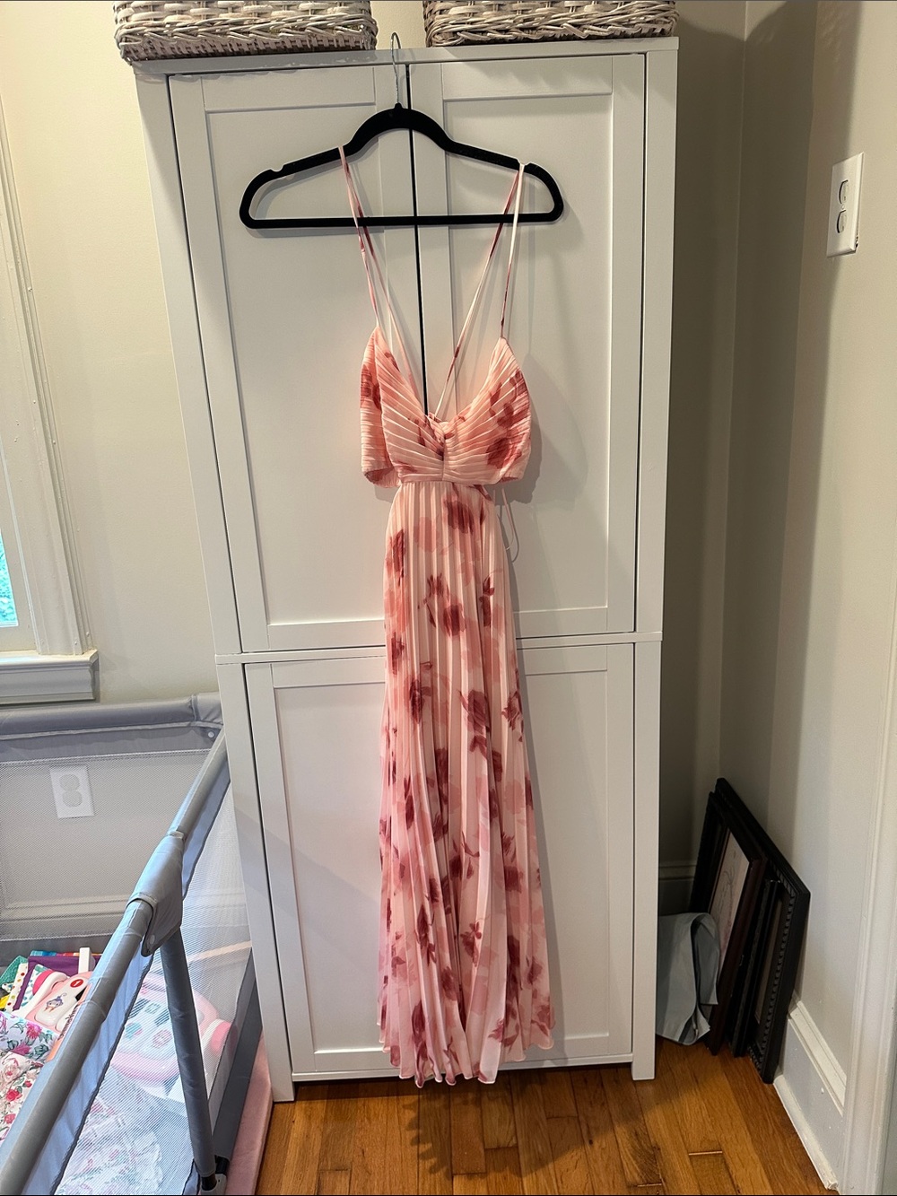 Abercrombie & Fitch Women’s Pink Floral Pleated Maxi Dress - Spaghetti Strap